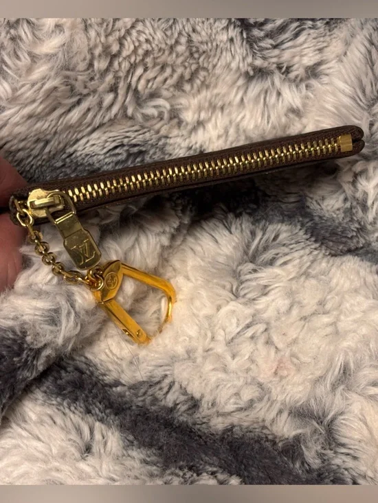 Louis Vuitton Classic Monogram Key Pouch EUC - Picture 3 of 5